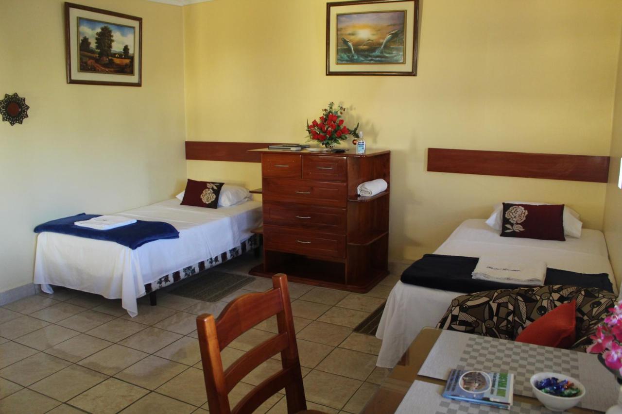 Hostal Romy Puerto Baquerizo Moreno Exterior photo