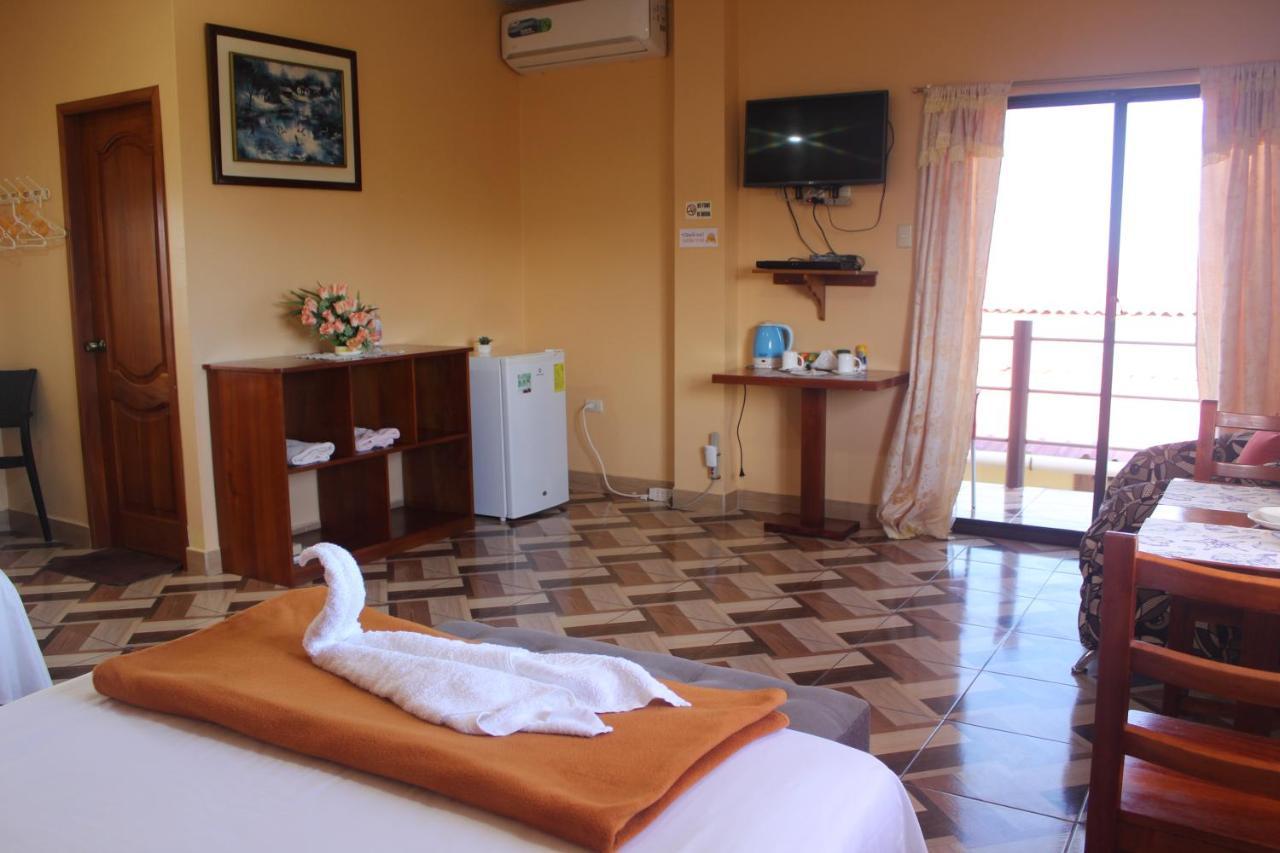 Hostal Romy Puerto Baquerizo Moreno Exterior photo