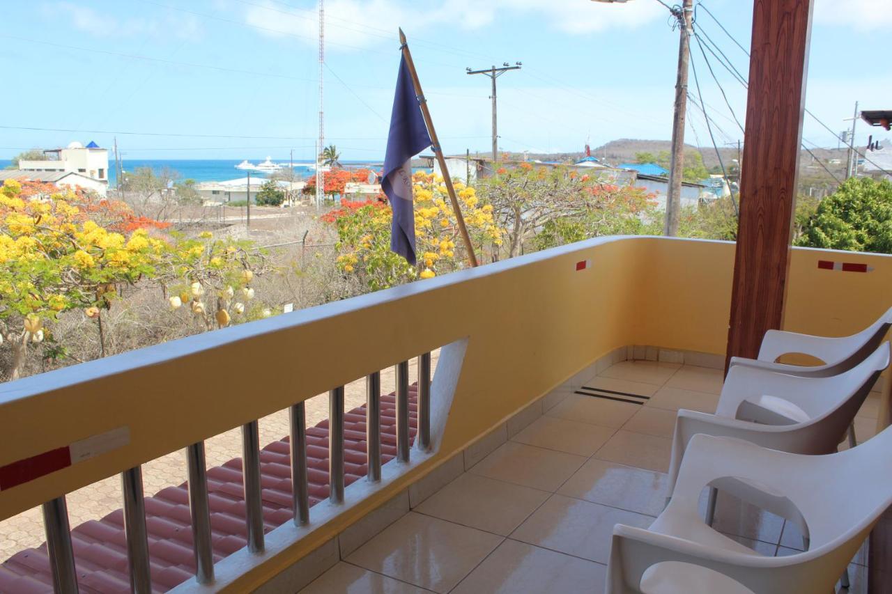 Hostal Romy Puerto Baquerizo Moreno Exterior photo