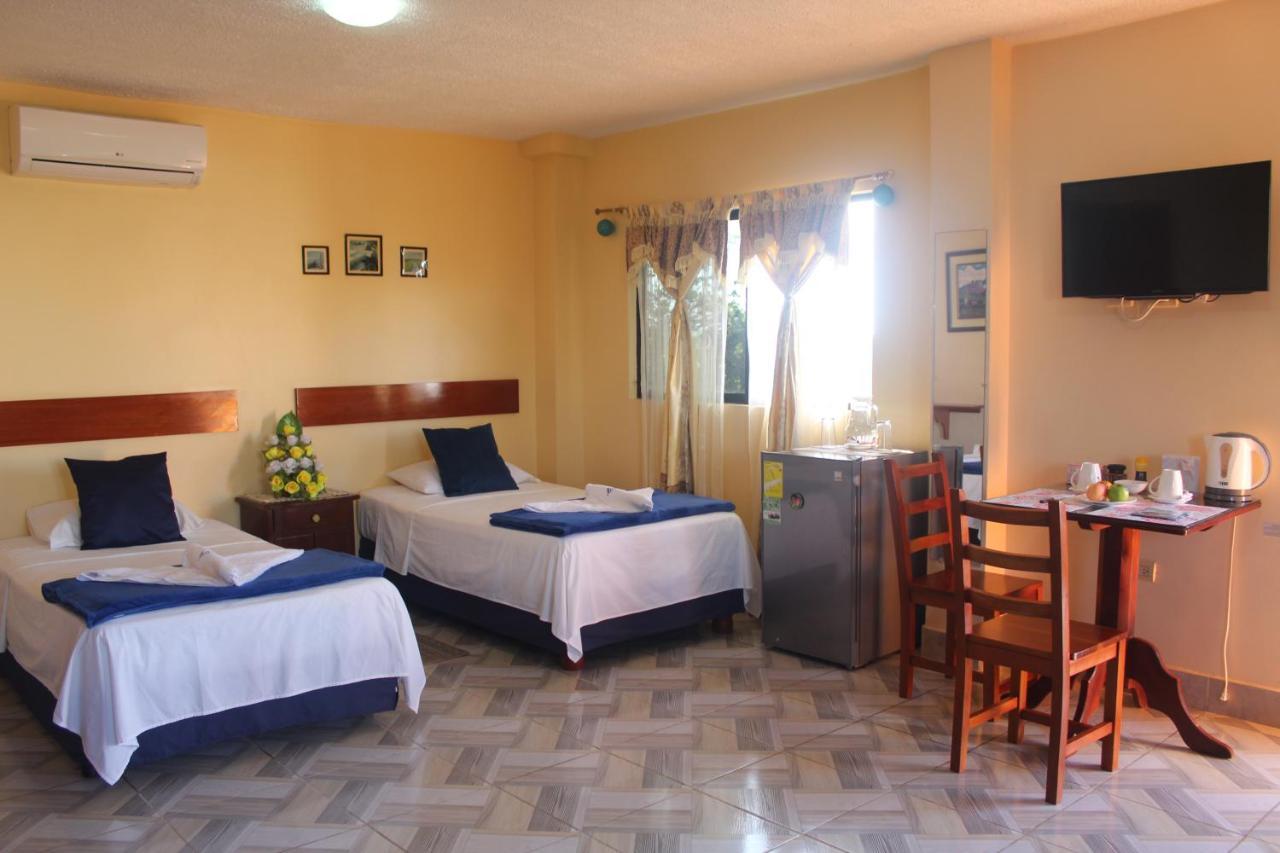 Hostal Romy Puerto Baquerizo Moreno Exterior photo